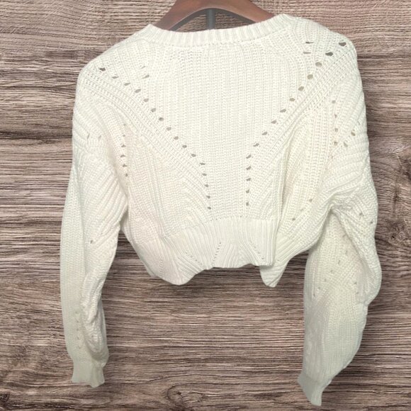 Forever 21 White Knit Cropped Sweater With V-Neck & Long Sleeves Cotton Blend - Picture 2 of 7